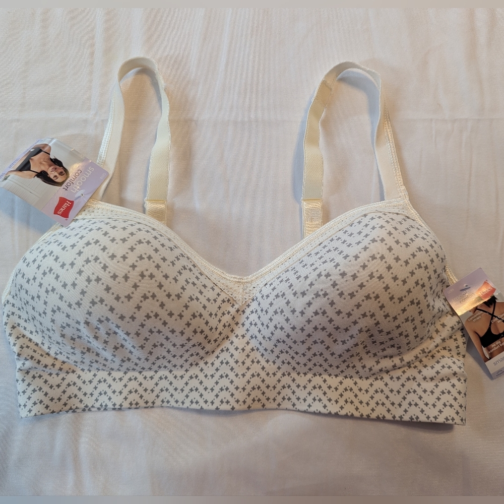 Hanes Cream and Gray Patterned Bra